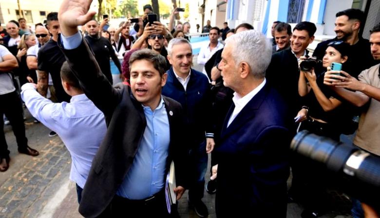 Con el faltazo de Máximo, Kicillof asumió la conducción del PJ bonaerense