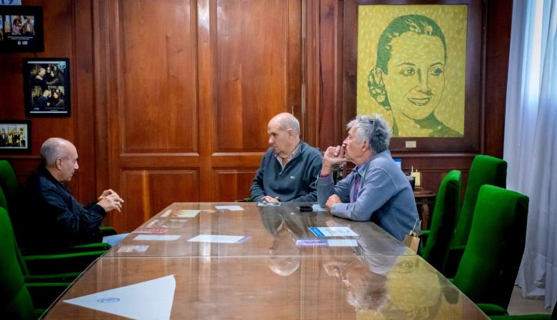 Pehuajó: Zurro mantuvo un encuentro con Sergio Crespo, histórico paracaidista de la ciudad