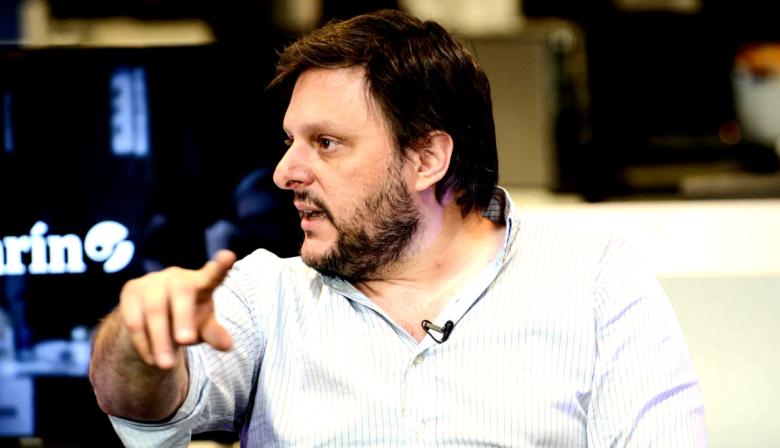 Santoro salió a marcar diferencias con Kicillof: dudó de su liderazgo y pidió cortar con las internas