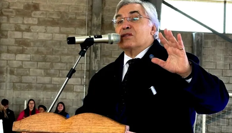 Alegre habló de su respaldo al “proyecto personal” de Kicillof y expuso la quita de recursos de Milei