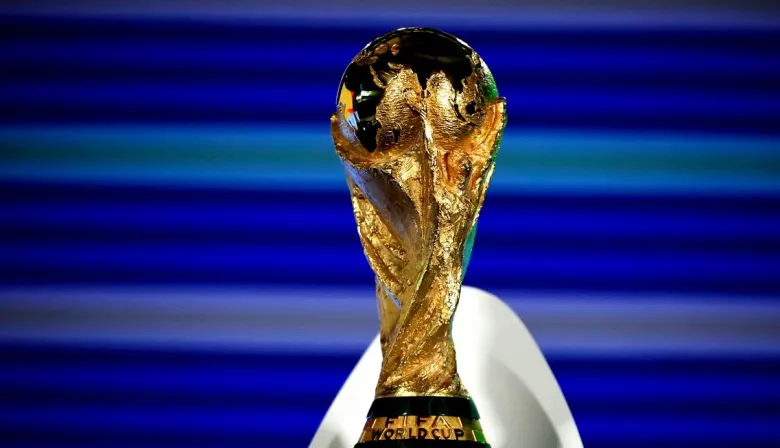 Acusan a Fassi de “derrochar” los recursos de Cañuelas: la Copa del Mundo inflable que la expuso