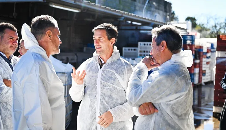 Producción local: Mantegazza recorrió la fábrica de lácteos La Mansa de Domselaar