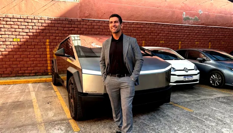 Un diputado libertario apareció en el Congreso en un Tesla Cybertruck y estalló la polémica
