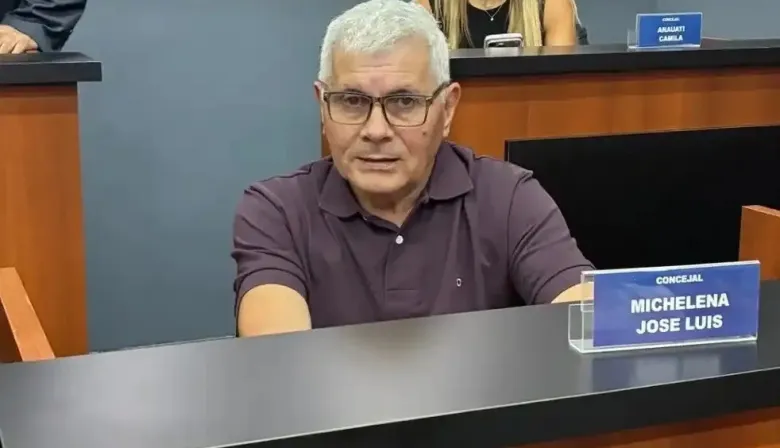 En Ezeiza, un concejal libertario en sesión explotó contra Milei y terminó expulsado
