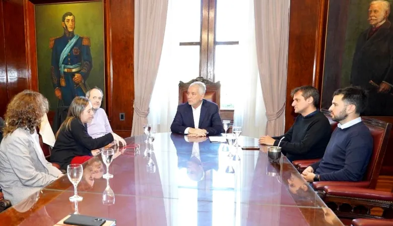 Alak teje lazos con la UNLP y suma un aliado clave para la gestión en La Plata
