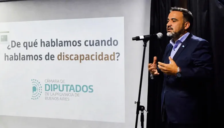 Luayza en una charla sobre discapacidad: “Donde algunos ven gastos, nosotros vemos necesidades”