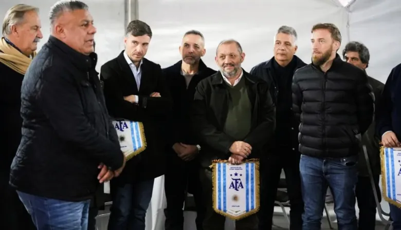 CEAMSE: Chiqui Tapia se reunió con intendentes bonaerenses, en la previa del Mundial 2026