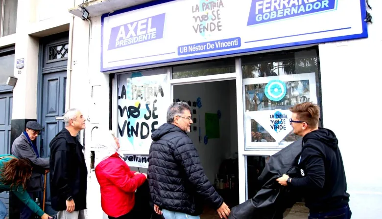 Otro adelantado más: Ferraresi inauguró un local y se anotó en la lista de posibles sucesores de Kicillof