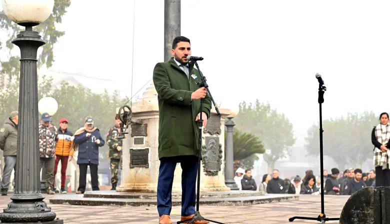 Masiva concurrencia: el Municipio de 25 de Mayo conmemoró el aniversario de la Revolución de Mayo en Plaza Mitre