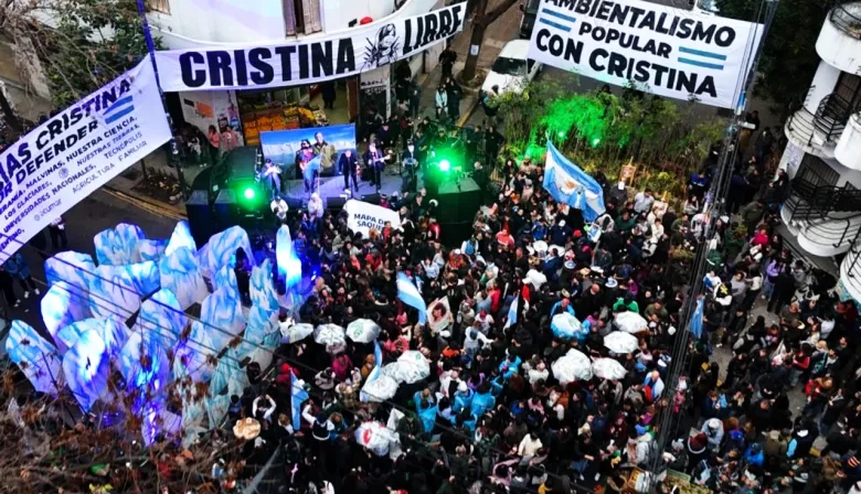 “Ambientalismo Popular con Cristina”: la militancia se movilizó en San José 1111