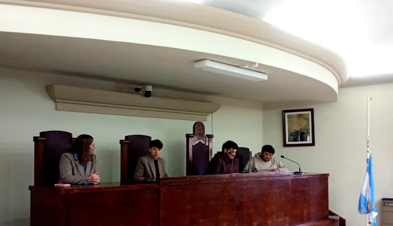 Estudiantes de Gonzales Chaves tomaron la palabra y llevaron sus ideas al Concejo Deliberante