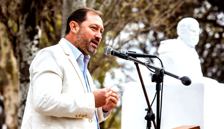 La interna radical hizo enfrentar al intendente de Lincoln con su hermana: palo, chicana y “pasado peronista”