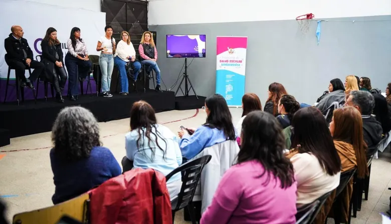Mayra Mendoza y Eva Mieri encabezaron en Ezpeleta el lanzamiento del programa de salud escolar 2026