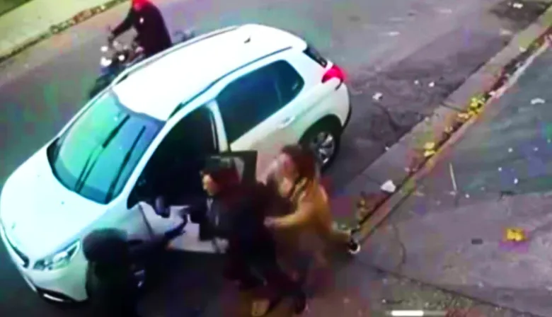 Motochorros de Mar del Plata se llevaron una violenta sorpresa cuando atacaron a mujeres