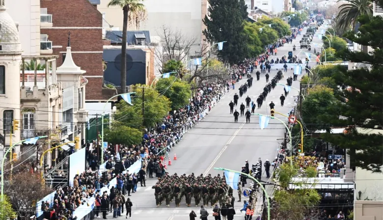 Bahía Blanca anunció la convocatoria a instituciones para participar del desfile del 9 de Julio