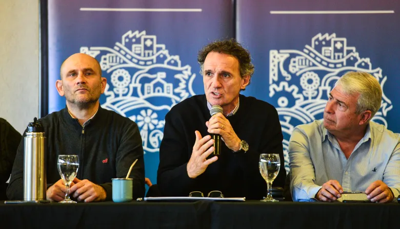 Katopodis presentó en Alberti los avances de la licitación para completar el tramo final del río Salado