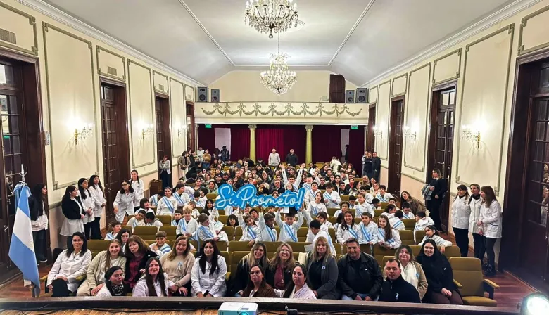 Revilla acompañó los actos por el Día de la Bandera en General Arenales y Arribeños
