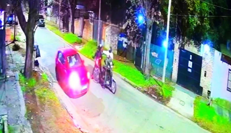 Otra noche de terror en Morón: motochorros atacaron a un chofer de Uber