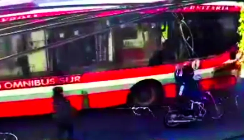 Heroico chofer rescató a una mujer durante el ataque de motochorro en Lanús