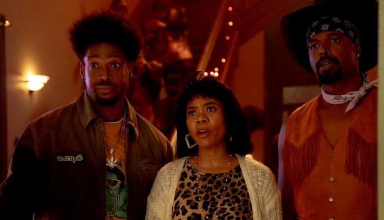 Previo al estreno en cines, “Scary Movie 6” parodia a otro clásico del terror en su tráiler final