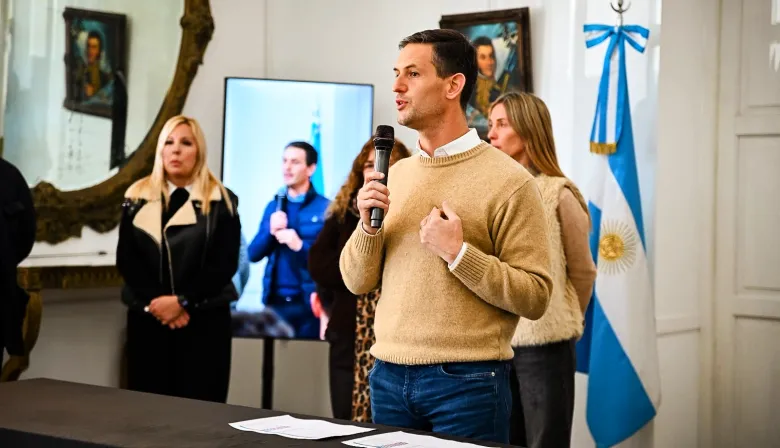 Con Mantegazza presente, 14 familias de San Vicente recibieron las llaves de su nuevo hogar
