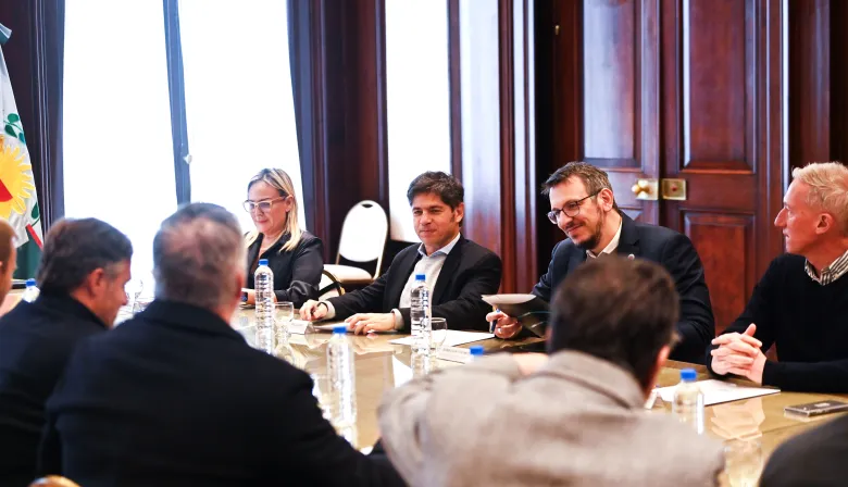 Kicillof congregó a intendentes para firmar convenios de financiamiento a municipios y emprendedores