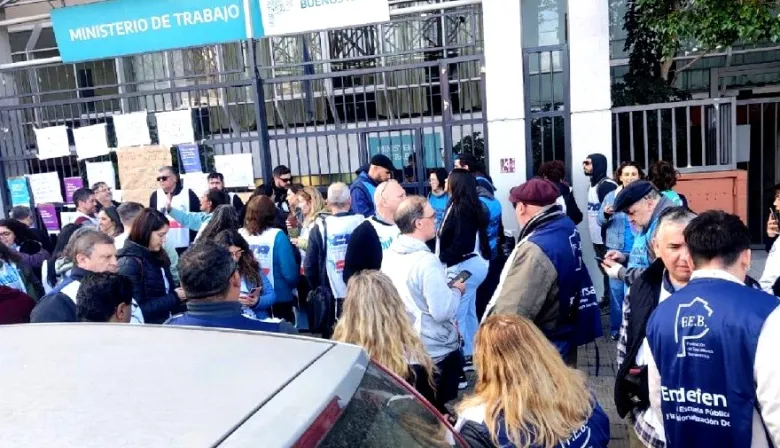 Tensión salarial: el gobierno de Kicillof ofreció un aumento escalonado y los gremios definen