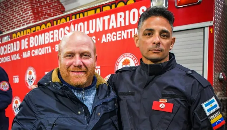 Emoción y orgullo: Mar Chiquita recibió a los bomberos que regresaron del terremoto en Venezuela