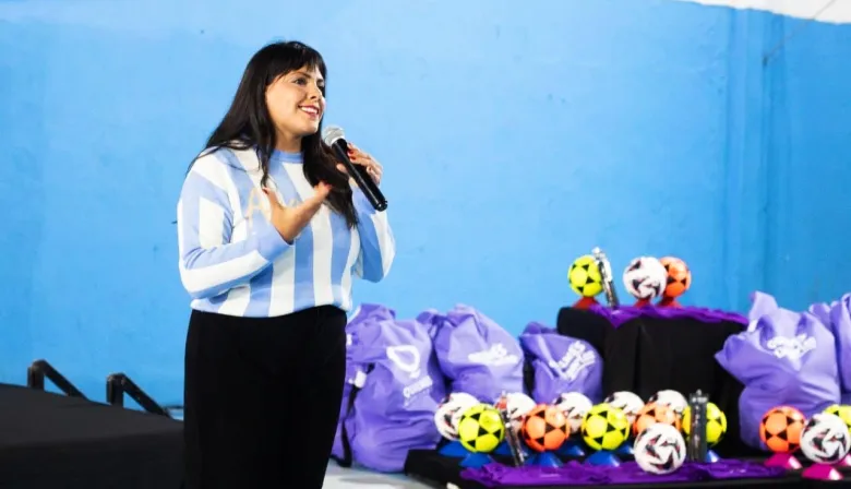 En San Francisco Solano: Eva Mieri entregó kits deportivos a 37 clubes de barrio De Quilmes