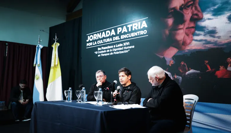 Junto a Cascallares, Kicillof aterrizó en Almirante Brown y participó de una jornada cultural