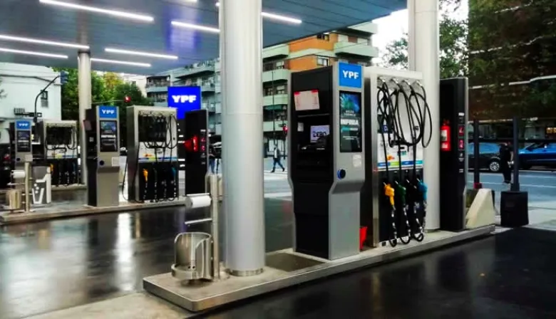 Estacioneros advierten que la regulación de los aumentos de combustibles podría generar faltantes