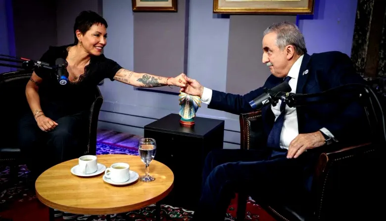 Unión de camaradería: Mayra Mendoza y Guillermo Moreno sorprendieron con un gesto político