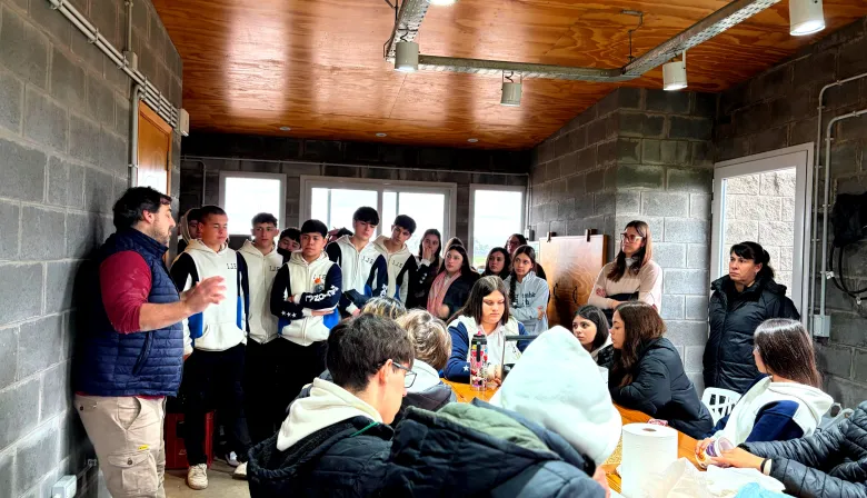 Chaves impulsa un programa para acercar a los jóvenes al trabajo