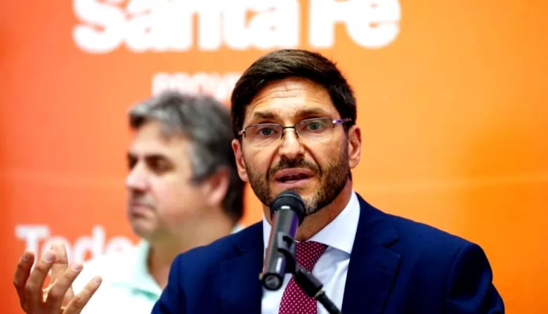 Un informe expuso a Pullaro y la seguidilla de tarifazos al transporte público interurbano de Santa Fe
