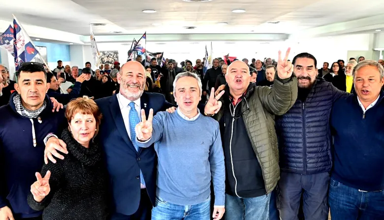 Cúneo y Larry de Clay adentro: las dos nuevas armas del peronismo para las elecciones de 2027
