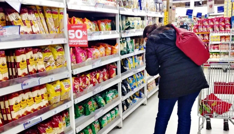 La inflación volvió a subir y regresó al 2,1% en julio: llegó al 19,3% anual y al 33,8% interanual