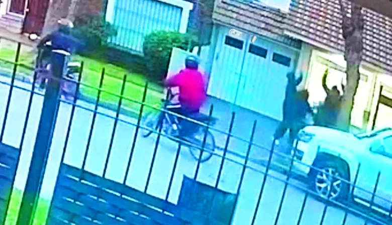 Motochorros asaltaron a un hombre y le robaron la camioneta en Mar del Plata