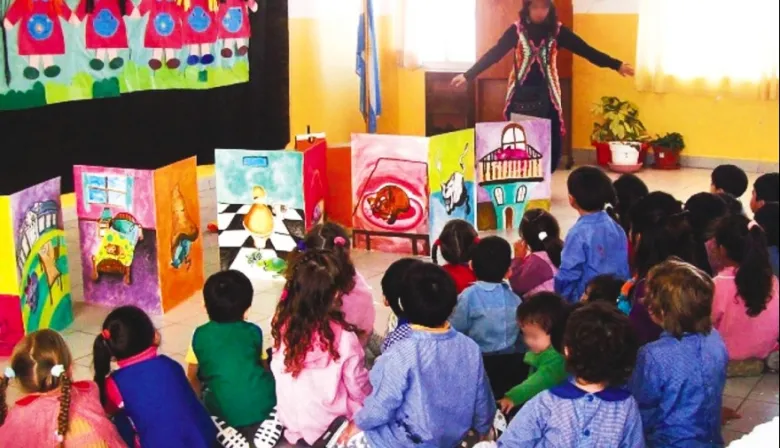 Presentan un proyecto para reforzar la protección de niños y adolescentes en redes sociales