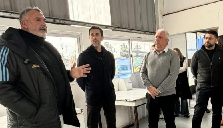 Con una visita a Carlos Casares, Petrecca pisa fuerte en el Interior y destaca el modelo de Junín