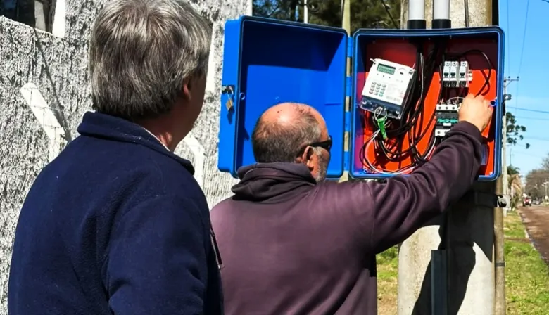 General Arenales avanza con la instalación de nueva iluminación en el loteo del Plan Familia Propietaria