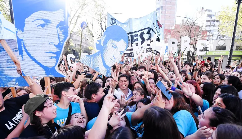 Kicillof suspende una actividad en el interior bonaerense y se suma a la marcha por La Noche de los Lápices en La Plata