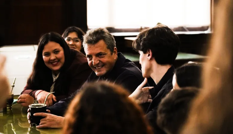 En modo campaña: Massa escuchó a la juventud militante y debatió sobre el futuro de la Argentina