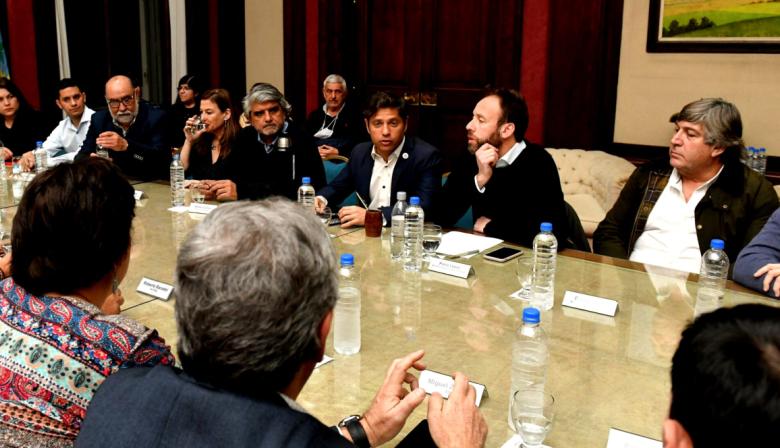 Con nuevos pedidos: gremios bonaerenses se sincronizan y apuran a Kicillof para que reabra paritarias