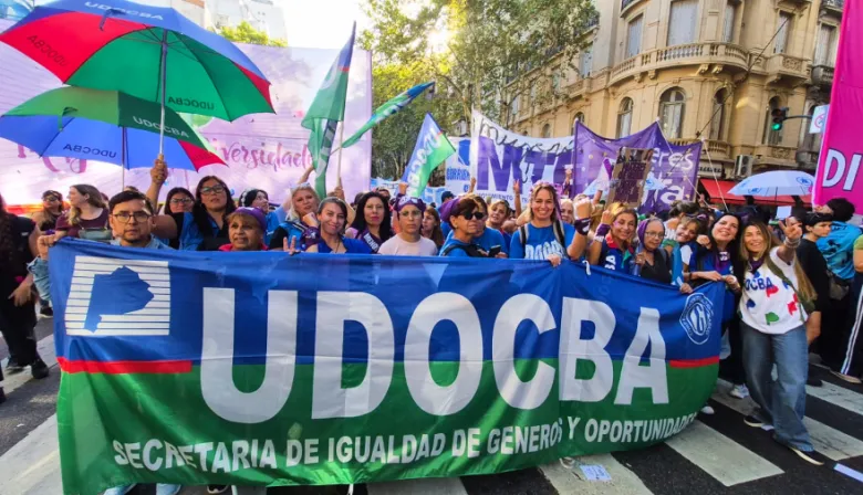 Docentes bonaerenses pierden la paciencia y le reclamaron una recomposición salarial urgente a Kicillof