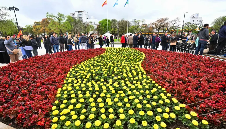 Renovación total: La Plata inauguró la nueva Plaza España con propuestas artísticas y musicales