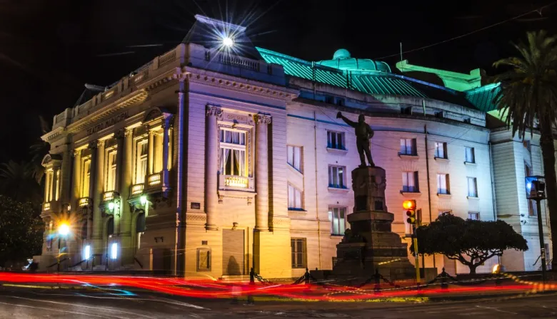 Bahía Blanca anunció la reconstrucción del Teatro Municipal destruido por la inundación