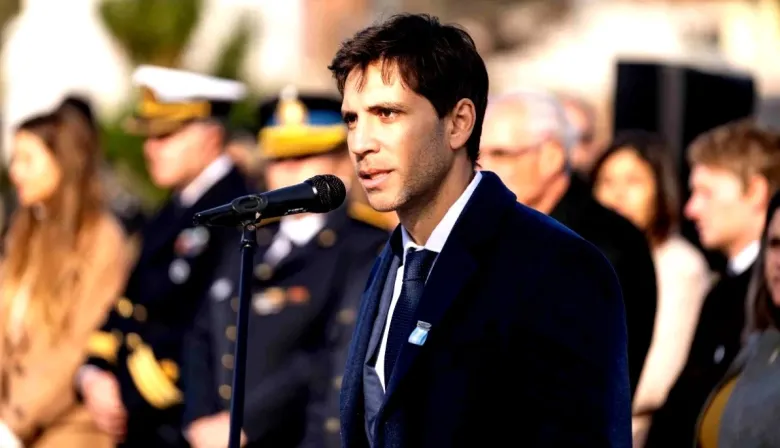 Passaglia quiso marcarle la cancha a Milei por el IVA y los libertarios salieron al cruce por las tasas municipales