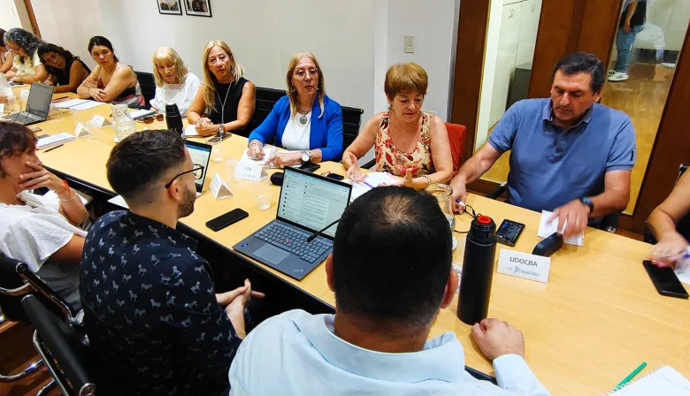 Al igual que a los estatales, Kicillof le ofreció un aumento salarial del 6% en dos tramos a docentes bonaerenses