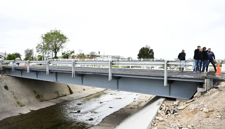 Bahía Blanca habilitó el Puente Metálico Transitorio del Canal Maldonado