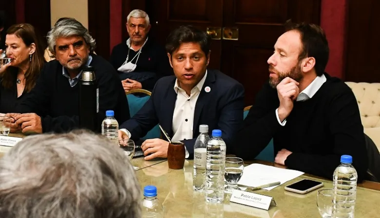 Al igual que a estatales, Kicillof le ofreció a docentes un aumento salarial del 6% en dos tramos